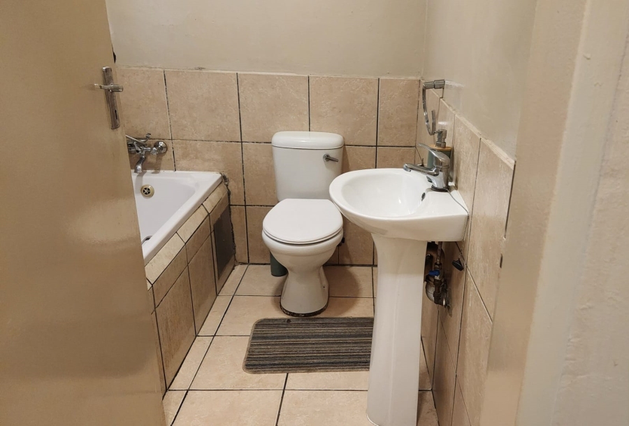 2 Bedroom Property for Sale in Lower Bo-dorp North West